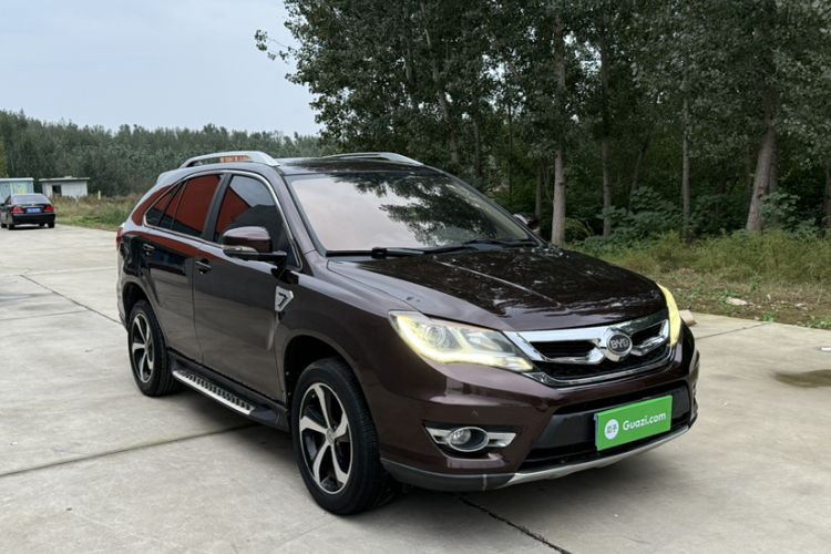 Used BYD S7 2015 2.0T Upgraded Automatic Luxury Version Exterior 2