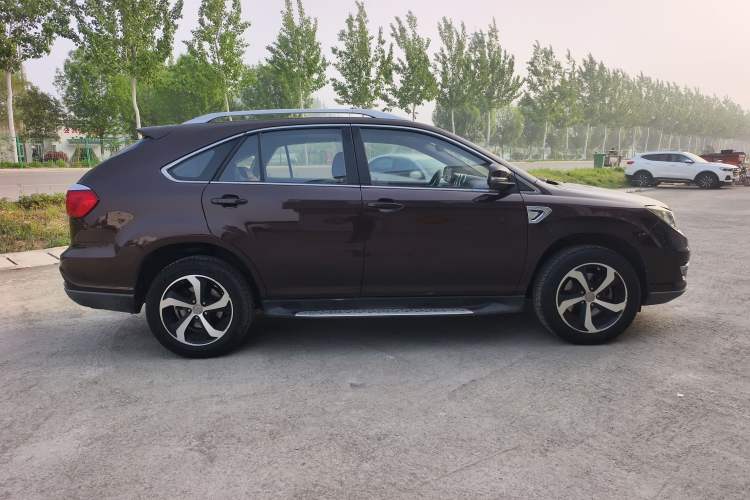 Used BYD S7 2015 2.0T Upgraded Automatic Luxury Version Exterior 2