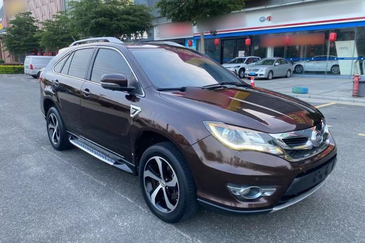 Used BYD S7 2015 2.0T Upgraded Automatic Luxury Version Exterior 2
