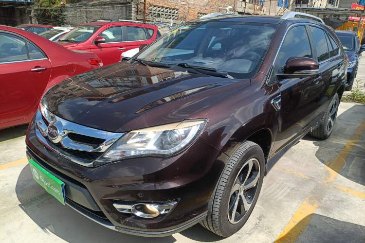 Used BYD S7 2015 2.0T Upgraded Automatic Flagship Version Exterior 3