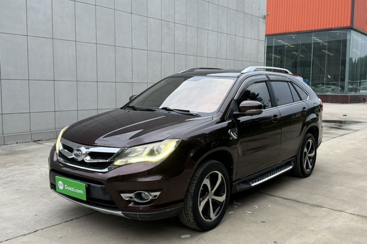 Used BYD S7 2015 2.0T Upgraded Automatic Luxury Version Exterior 3