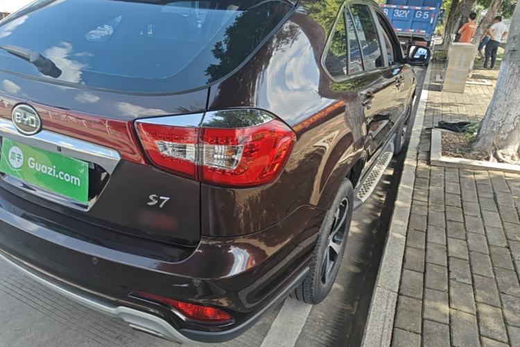 Used BYD S7 2015 2.0T Upgraded Automatic Luxury Version Exterior 3