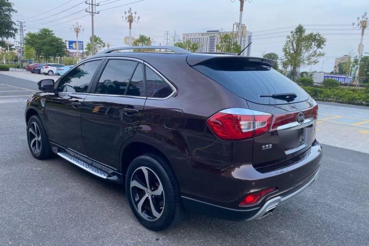 Used BYD S7 2015 2.0T Upgraded Automatic Luxury Version Exterior 3
