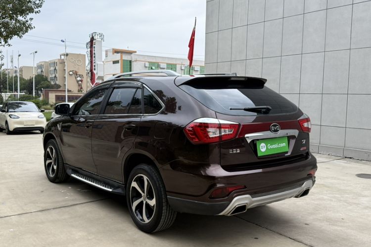 Used BYD S7 2015 2.0T Upgraded Automatic Luxury Version Exterior 4