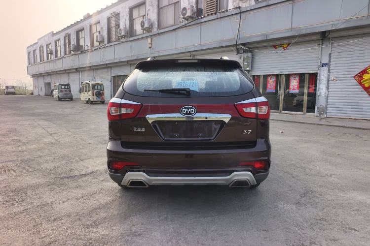 Used BYD S7 2015 2.0T Upgraded Automatic Luxury Version Exterior 4
