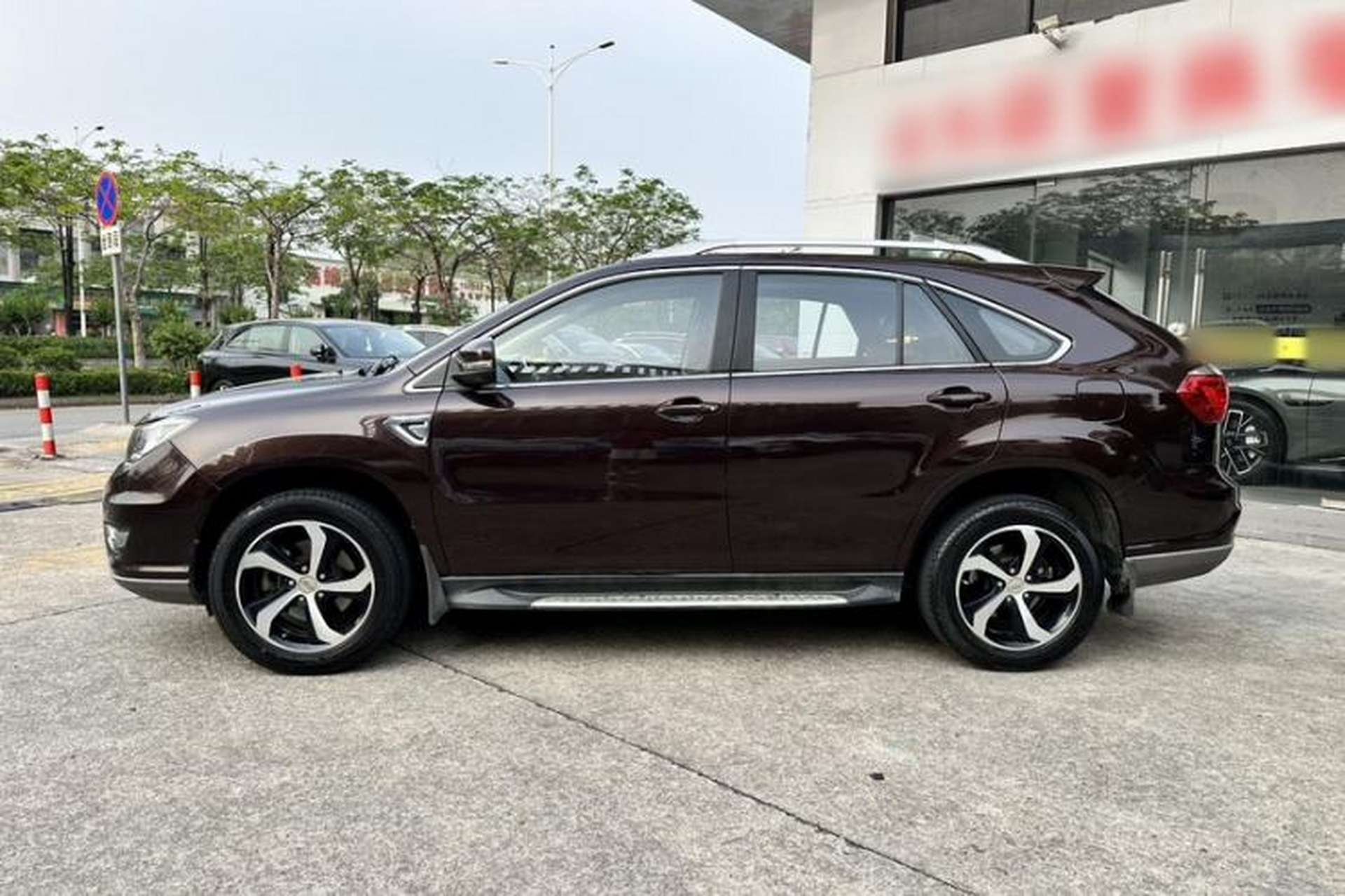 Used BYD S7 2015 2.0T Upgraded Automatic Luxury Version Exterior 4