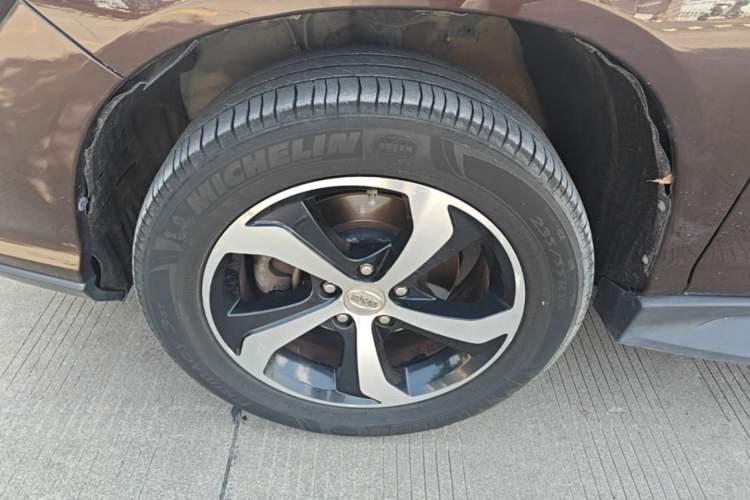 Used BYD S7 2015 2.0T Upgraded Automatic Luxury Version Exterior 4