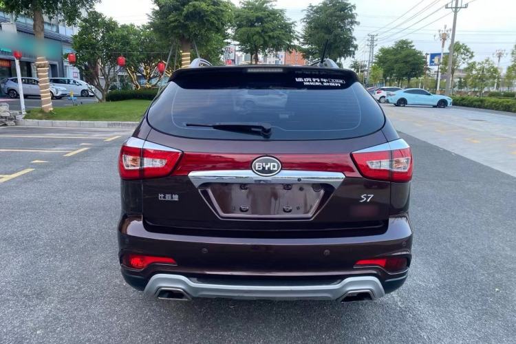 Used BYD S7 2015 2.0T Upgraded Automatic Luxury Version Exterior 4