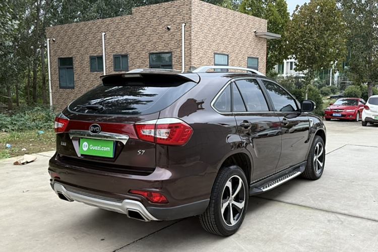 Used BYD S7 2015 2.0T Upgraded Automatic Luxury Version Exterior 5
