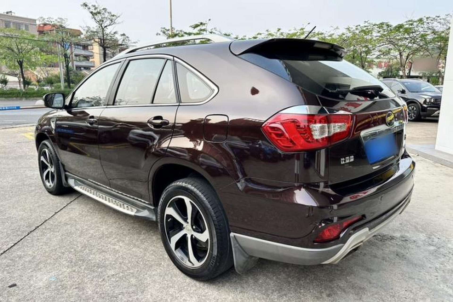 Used BYD S7 2015 2.0T Upgraded Automatic Luxury Version Exterior 5