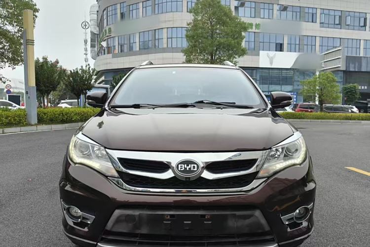 Used BYD S7 2015 2.0T Upgraded Automatic Luxury Version Exterior 5