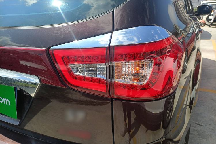 Used BYD S7 2015 2.0T Upgraded Automatic Flagship Version Exterior 6