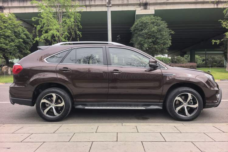 Used BYD S7 2015 2.0T Upgraded Automatic Luxury Version Exterior 6