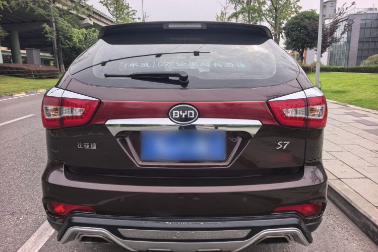 Used BYD S7 2015 2.0T Upgraded Automatic Luxury Version Exterior 9