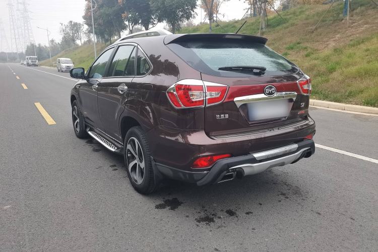 Used BYD S7 2015 2.0T Automatic Prestige Model Exterior 9