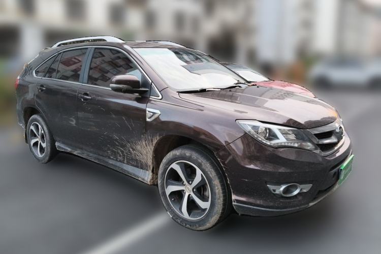 Used BYD S7 2015 2.0T Upgraded Automatic Luxury Version Front Right 45 Deg
