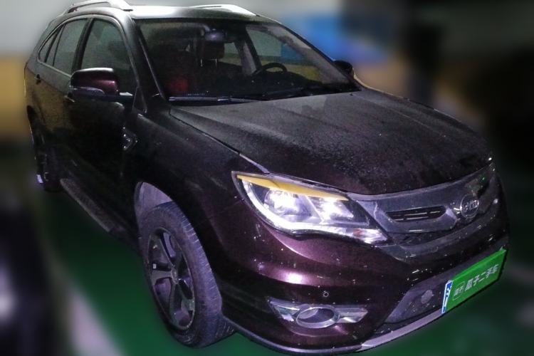 Used BYD S7 2015 2.0T Upgraded Automatic Flagship Version Front Right 45 Deg
