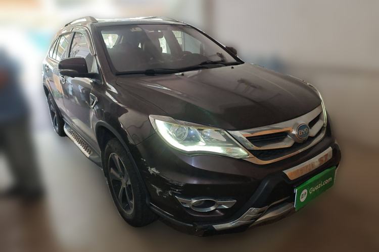 Used BYD S7 2015 2.0T Upgraded Automatic Luxury Version Front Right 45 Deg