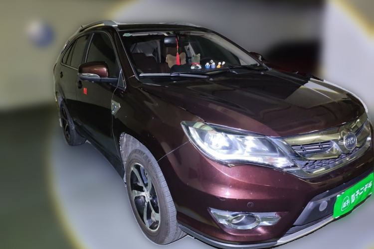 Used BYD S7 2015 2.0T Upgraded Automatic Luxury Version Front Right 45 Deg