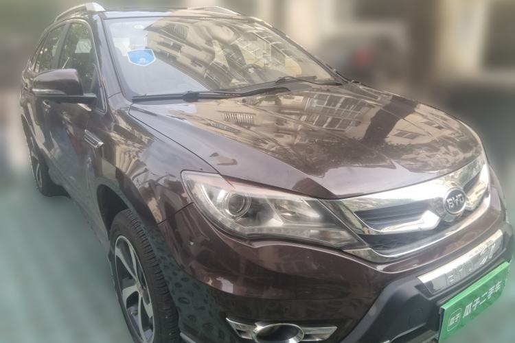Used BYD S7 2015 2.0T Upgraded Automatic Luxury Version Front Right 45 Deg