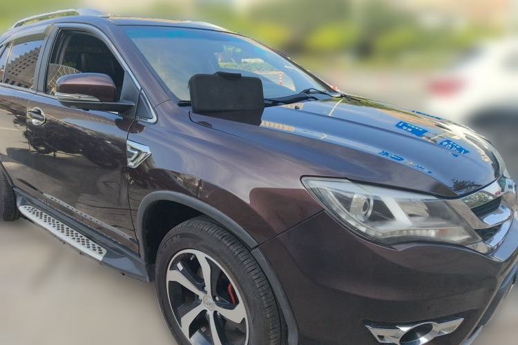 Used BYD S7 2015 2.0T Automatic Flagship Edition Front Right 45 Deg