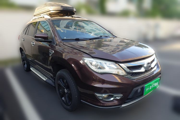 Used BYD S7 2015 2.0T Upgraded Automatic Luxury Version Front Right 45 Deg