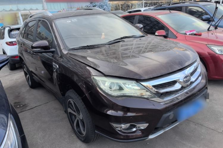 Used BYD S7 2015 2.0T Upgraded Automatic Flagship Version Front Right 45 Deg