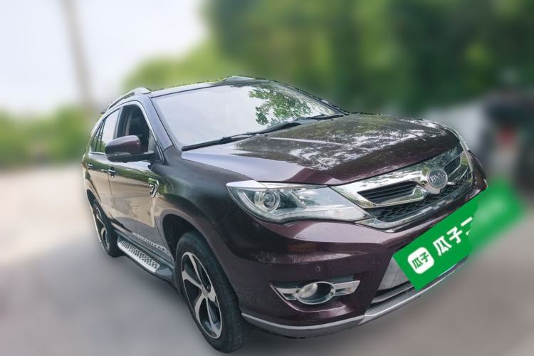 Used BYD S7 2015 2.0T Upgraded Automatic Luxury Version Front Right 45 Deg