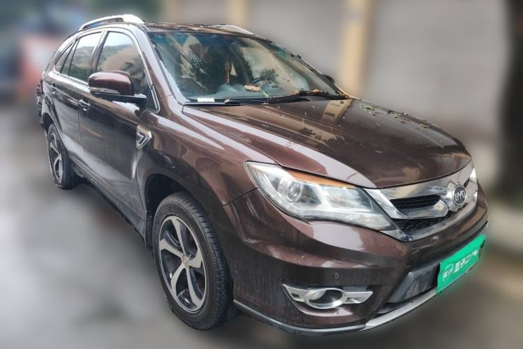 Used BYD S7 2015 2.0T Upgraded Automatic Luxury Version Front Right 45 Deg