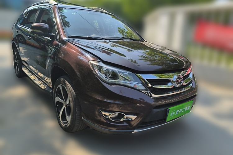 Used BYD S7 2015 2.0T Upgraded Automatic Luxury Version Front Right 45 Deg