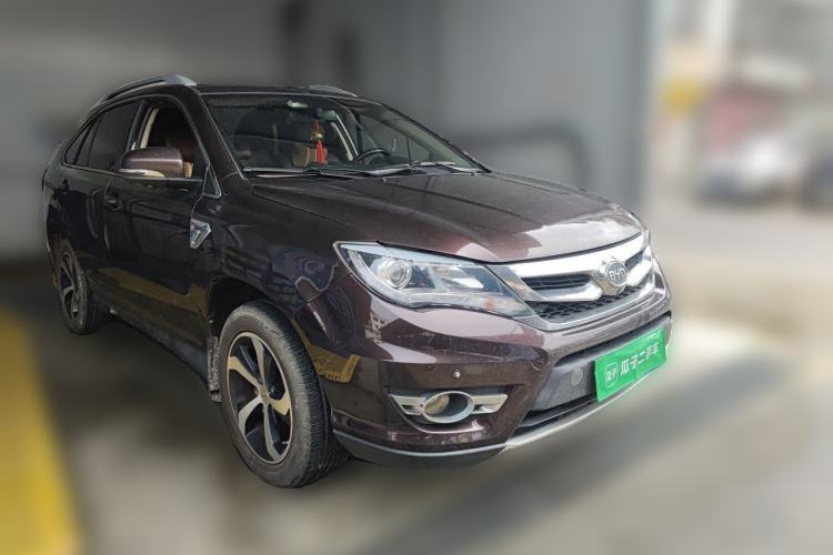Used BYD S7 2015 2.0T Upgraded Automatic Flagship Version Front Right 45 Deg
