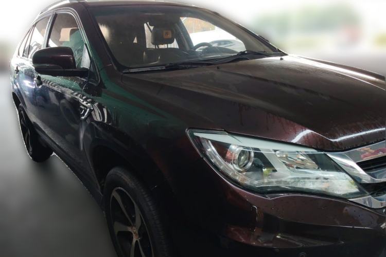 Used BYD S7 2015 2.0T Automatic Luxury Model Front Right 45 Deg