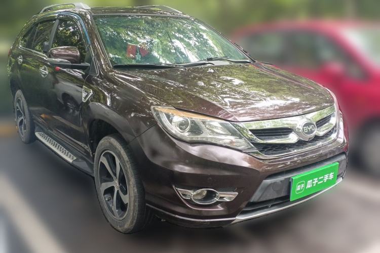 Used BYD S7 2015 2.0T Upgraded Automatic Luxury Version Front Right 45 Deg