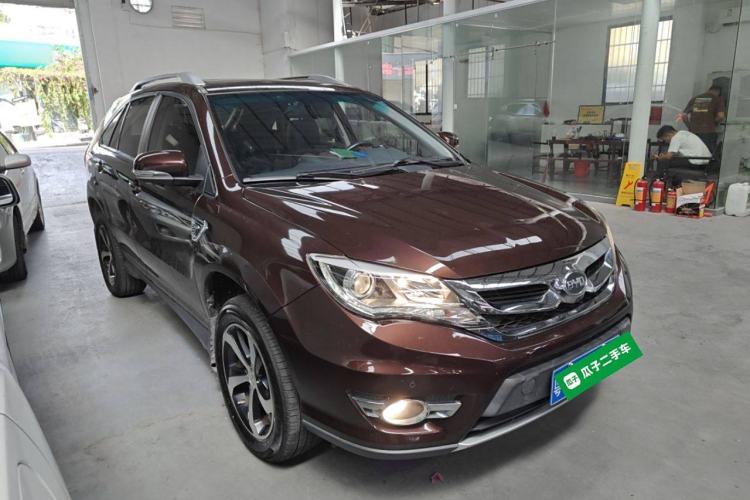 Used BYD S7 2015 2.0T Automatic Prestige Model Front Right 45 Deg