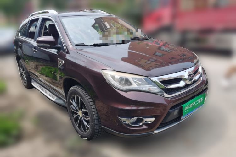 Used BYD S7 2015 2.0T Upgraded Automatic Flagship Version Front Right 45 Deg