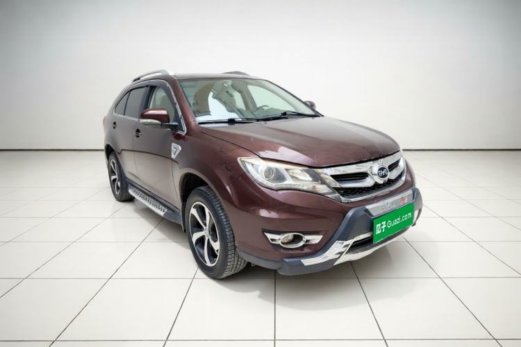 Used BYD S7 2015 2.0T Upgraded Automatic Flagship Version Front Right 45 Deg