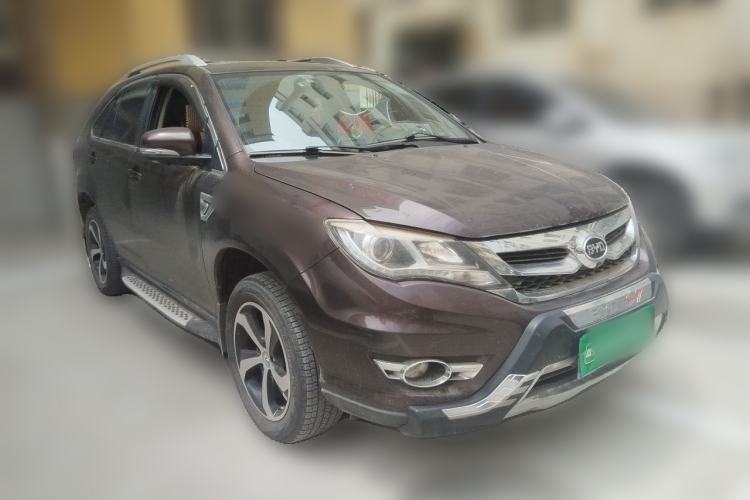 Used BYD S7 2015 2.0T Upgraded Automatic Flagship Version Front Right 45 Deg