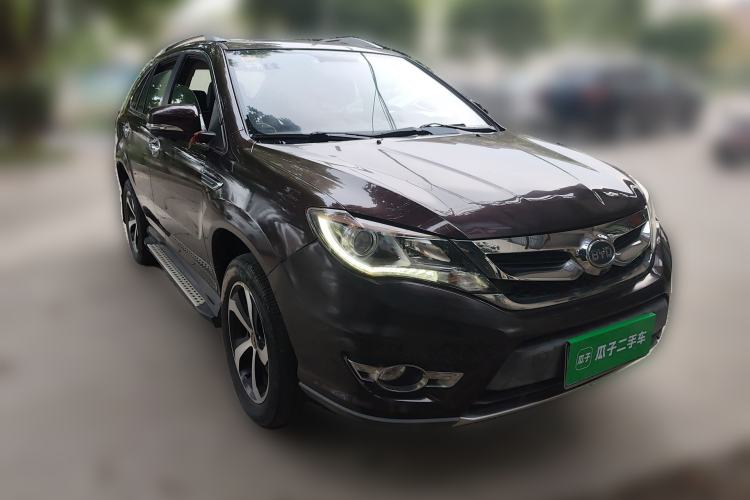 Used BYD S7 2015 2.0T Upgraded Automatic Luxury Version Front Right 45 Deg