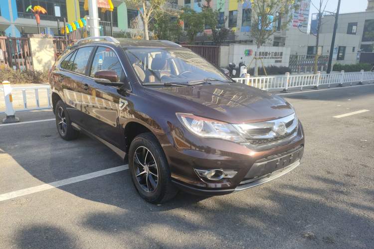 Used BYD S7 2015 1.5T Upgraded Manual Luxury Model Front Right 45 Deg
