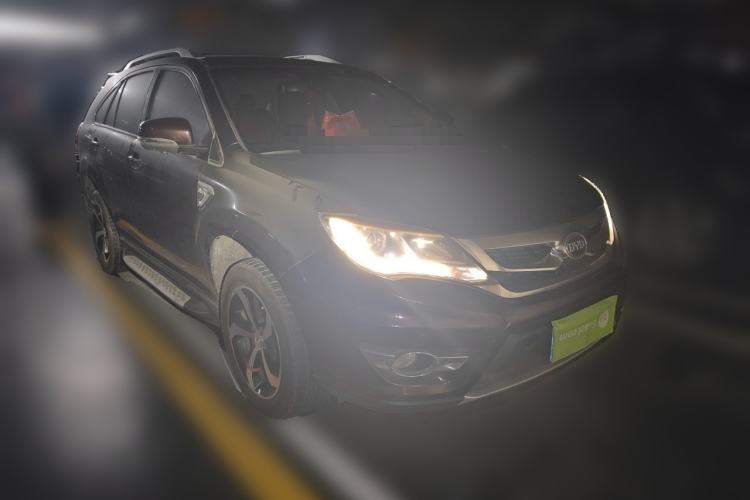 Used BYD S7 2015 2.0T Upgraded Automatic Flagship Version Front Right 45 Deg