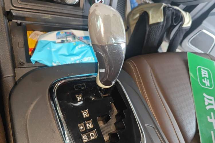 Used BYD S7 2015 2.0T Upgraded Automatic Luxury Version Gear Lever