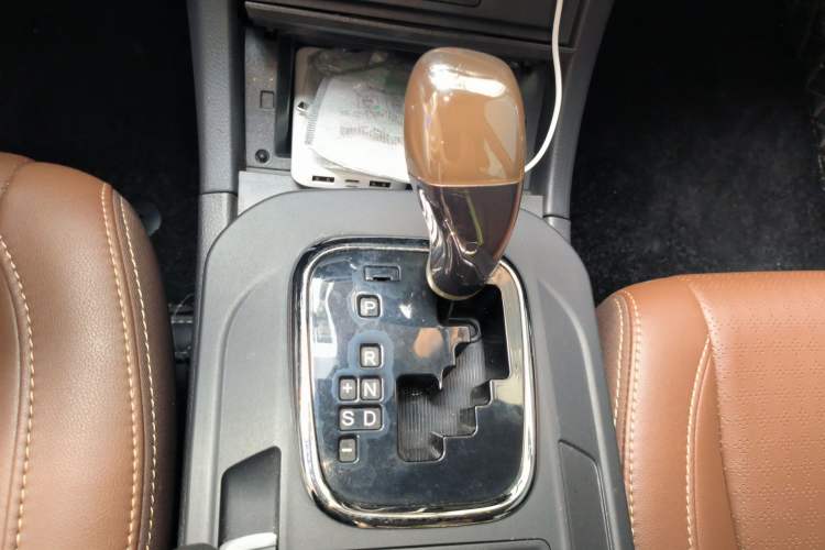 Used BYD S7 2015 2.0T Automatic Prestige Model Gear Lever