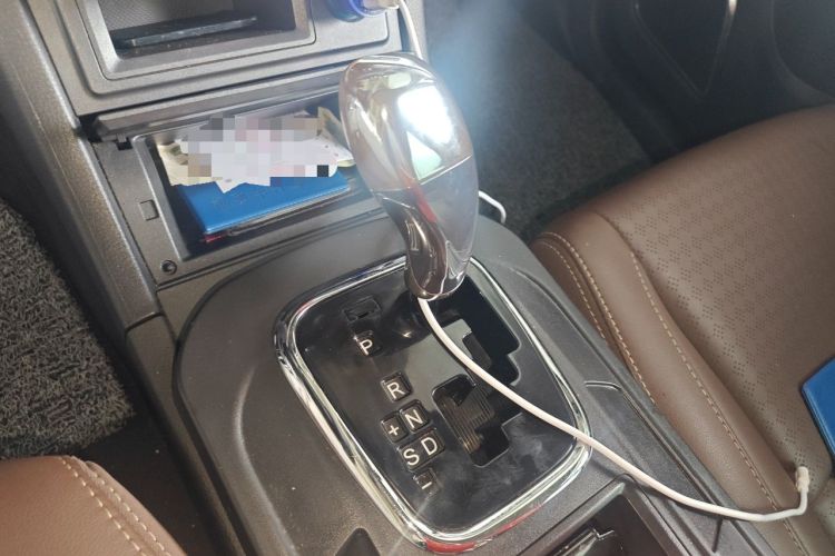 Used BYD S7 2015 2.0T Upgraded Automatic Luxury Version Gear Lever