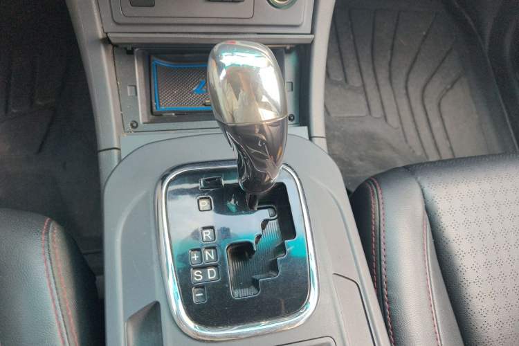 Used BYD S7 2015 2.0T Automatic Flagship Edition Gear Lever