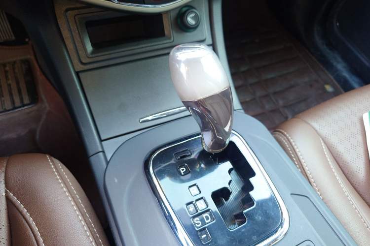 Used BYD S7 2015 2.0T Upgraded Automatic Luxury Version Gear Lever