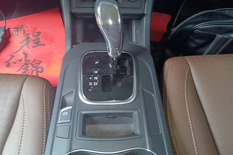Used BYD S7 2015 2.0T Upgraded Automatic Luxury Version Gear Lever