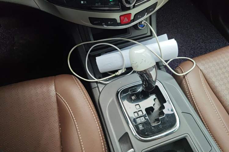 Used BYD S7 2015 2.0T Upgraded Automatic Luxury Version Gear Lever