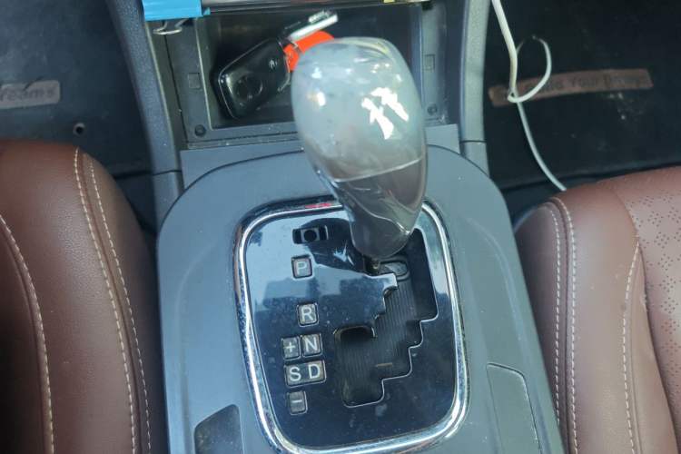 Used BYD S7 2015 2.0T Upgraded Automatic Luxury Version Gear Lever