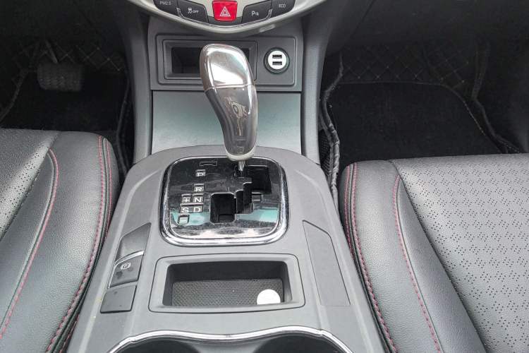 Used BYD S7 2015 2.0T Automatic Prestige Model Gear Lever