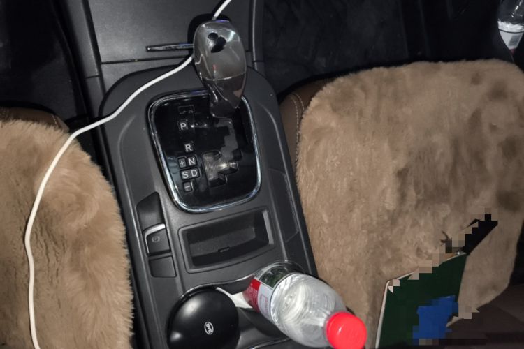 Used BYD S7 2015 2.0T Upgraded Automatic Luxury Version Gear Lever